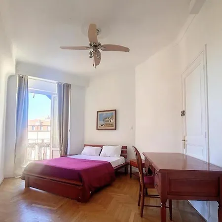 Bright Air-conditioned Flat In The Centre Nice