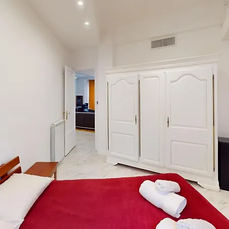 Bright Air-conditioned Flat In The Centre *