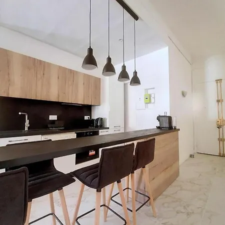 アパート Bright Air-conditioned Flat In The Centre