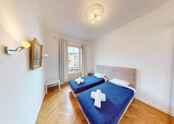 Bright Air-conditioned Flat In The Centre *