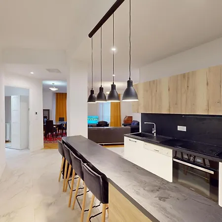 Bright Air-conditioned Flat In The Centre Lägenhet